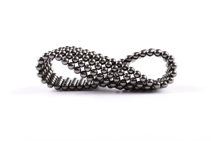 How Do Magnetic Bracelets Work?