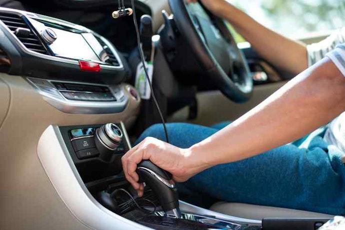 What's the Difference Between a Reversing Camera and a Dash Camera?