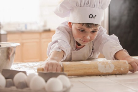How to Roll Pastry Dough With a Rolling Pin