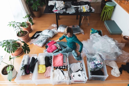 Why You Should Use an App to Sell Clothes