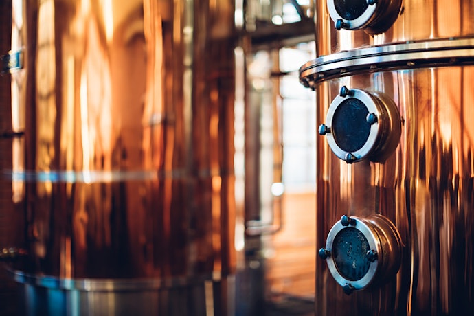 How Is Gin Distilled for its Signature Flavours?