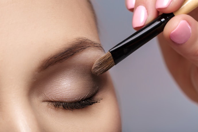 How to Use Eyeshadow Primer Correctly