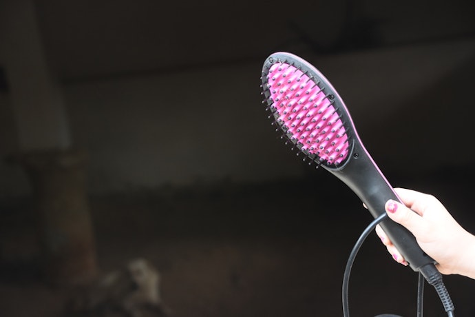 What Is a Hair Straightening Brush and How Does It Work?