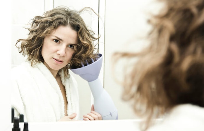 How to Use a Diffuser on Curly Hair