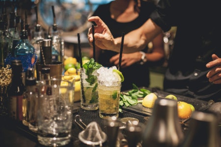 How to Make a Mojito: Rum Cocktail Recipe