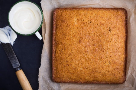 Choose a Carrier That Matches the Shape and Size of Your Cake Baking Tins