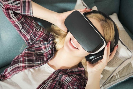 Seek Out 360° Audio For Conference Meetings and a Built-In Microphone For Live Streaming