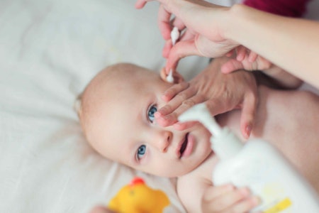 Find a Child-Safe Cotton Bud for Cleaning Little Ears