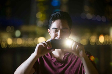 Opt For Image Stabilisation, Autofocus and Built-in Flash