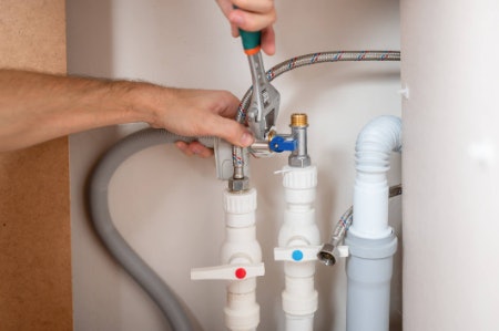 Tank, Tap or Plumbed In? Pick a Water Supply Option That's Easy to Intall and That You Can Manage Conveniently
