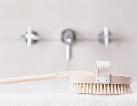Long Handles Are Good for Back Brushing, Straps Are Sturdier