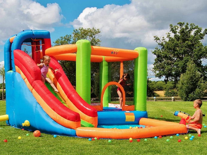 Select Bouncy Castles With Special Features to Make Your Children's Experience More Special