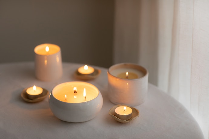 Choose a 190g Candle for 60 Hours of Burn Time, or 300g for 75 Hours