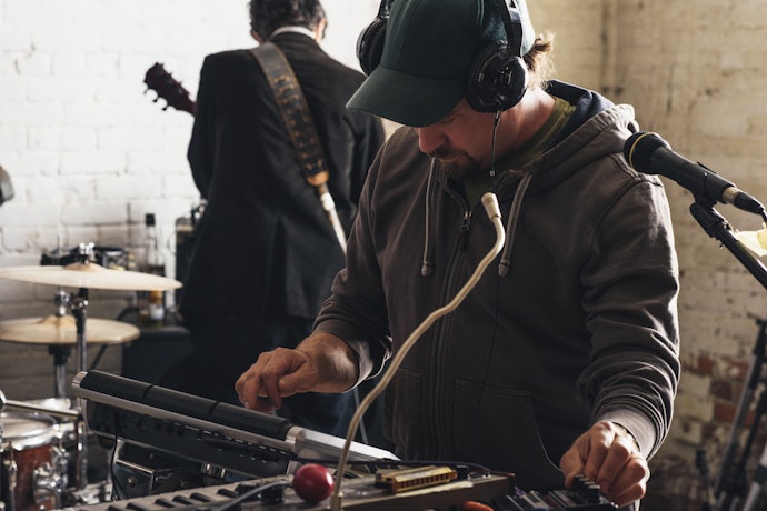 Look For a Built-in Speaker to Play on the Go