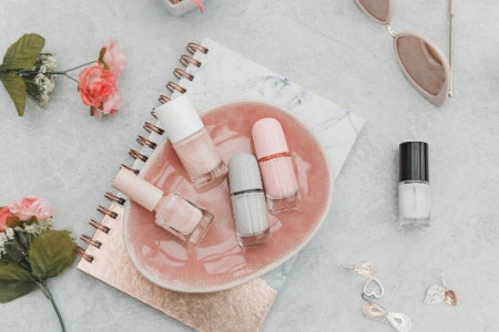 Avoid 2-in-1 Top and Base Coats if You Want a Product That's Adept at a Specific Function
