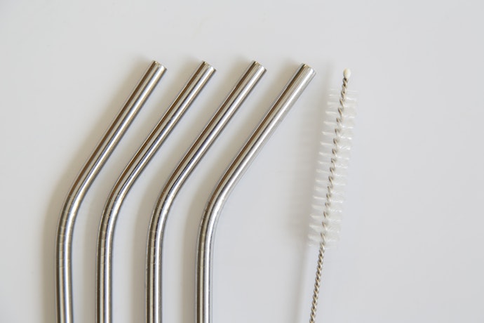 To Prevent Extreme Temperatures From Hurting Your Teeth, Use Tumblers With Straws