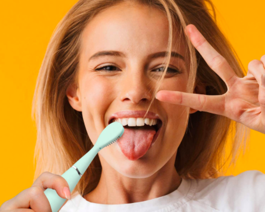 Opt For an Electric Tongue Scraper With a Vibrating Head to Efficiently Remove Buildup
