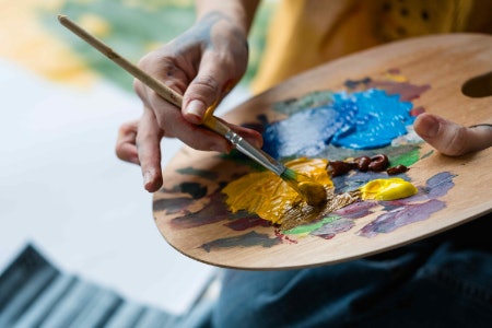 Decide on the Right Bristles and Handles Depending on Whether You’re Working With Oil or Water-Based Paints
