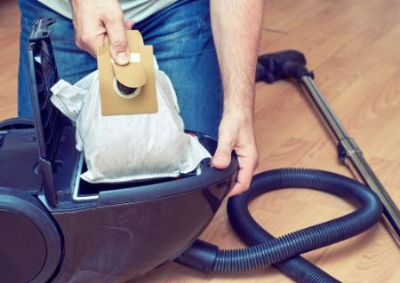 Decide Whether Keeping Allergens to a Minimum or an Easy Disposal Is Your Priority With Bagged and Bagless Cleaners