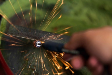 Look For Useful Accessories Like Sanding Paper, Grinding Wheels or a Carry Case