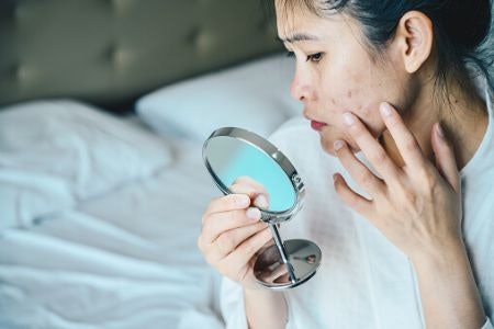 Opt For a Non-Comedogenic Formula to Avoid Clogging Pores and Causing Breakouts
