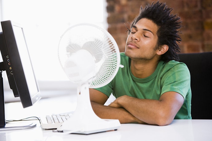 Desk Fan Speed Settings Range From 2 to 10: Pick One With Multiple Speed Settings to Control the Air Flow