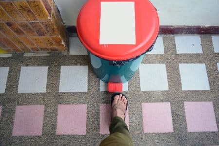 Make Sure the Opening Mechanism Is Convenient and Easy to Use