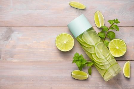 Choose a Bottle With an Infuser to Make Flavoured Water and Ice Tea at Home