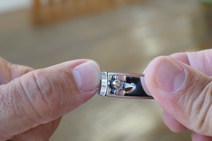 Curved or Straight? One Gives a Smoother Finish, the Other Is Best for Toenails