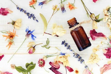 Go for Scents Based on Essential Oils Instead of Synthetic Perfumes for a Natural Scent