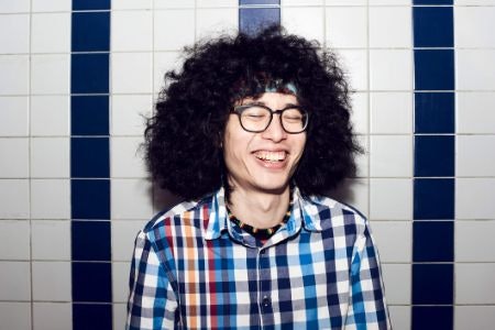 Don't Brush! Use a Wide Tooth Comb and Spray to Detangle Your Hair