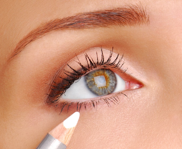 Check Whether the Formula Is Smudge-Proof, Long-Lasting or Built for Precision
