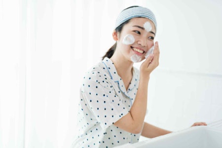 Look for Key Active Ingredients Like Niacinamide to Fade Dark Spots and Salicylic Acid for Exfoliation