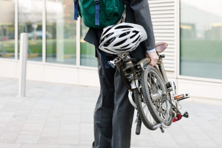 Pick a Weight of Between 10 and 12kg to Carry in One Hand