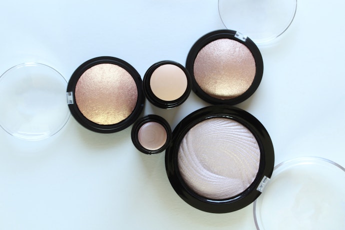Use Cream and Liquid Formulas to Moisturise Dry Skin, While Powder Formula Absorbs Excess Moisture on Oily Complexions