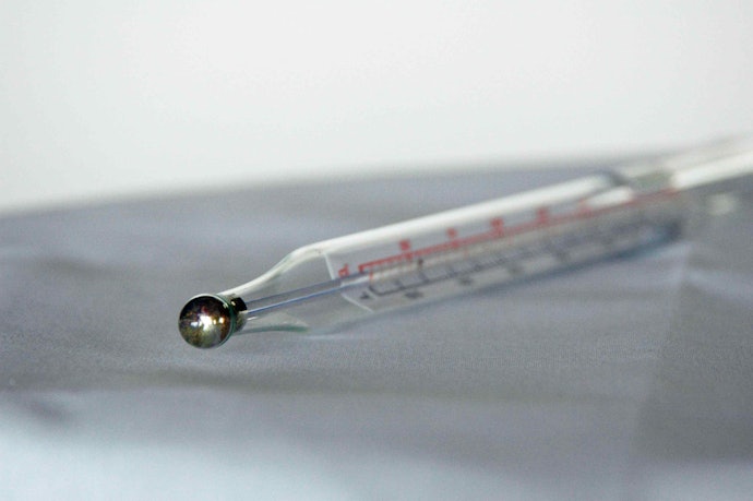 Consider the Material: Metal Thermometers Are Versatile, Glass Is More Affordable