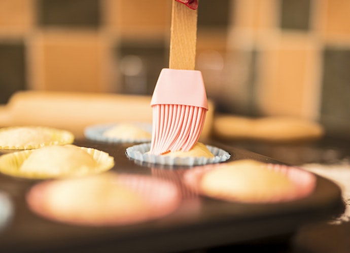 Glaze Delicate Pastries With a 2 - 4 cm Brush Head, or Over 4 cm for Basting Large Surface Areas
