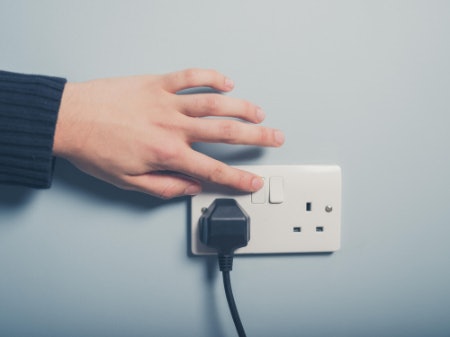 Ensure a Strong Connectivity for the Brightest Glow