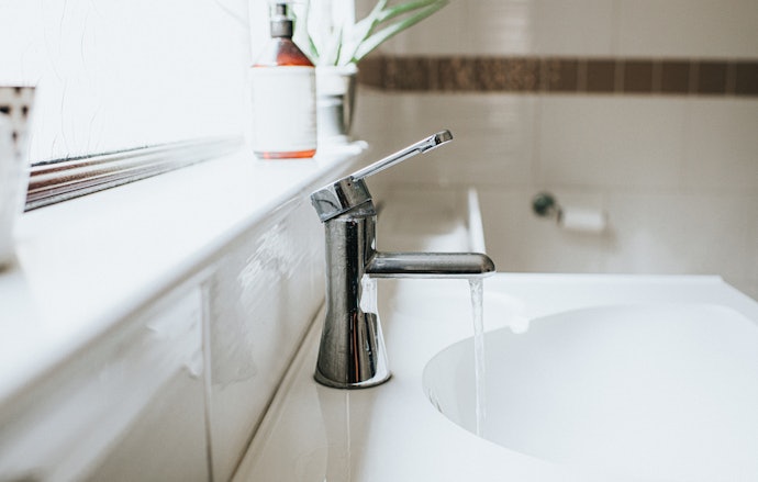 The Basin's Size Determines the Size of the Spout