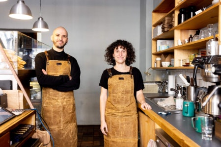 Pick a Mid-Length Apron for Manoeuvrability, or Go Longer for Extra Protection