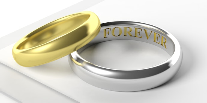 Choose Yellow or Rose Gold for Warm-Toned Skin and Silver or White Gold if You’re More Cool-Toned