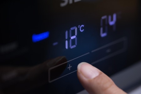 Select a Machine With a Maximum Temperature Between 90 and 99°C for Cooking a Range of Vegetables and Meats