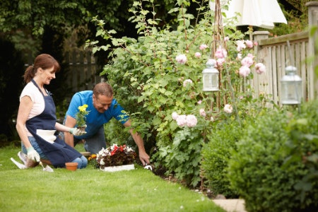 Pick an Apron With a Length That Fits Your Gardening Style