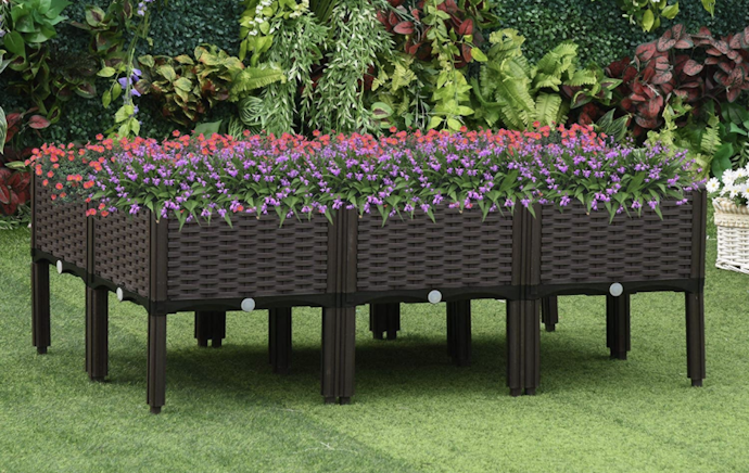 Choose Between a Bed With Legs or One That’s Flush to the Floor Depending How Suitable Your Garden Soil Is