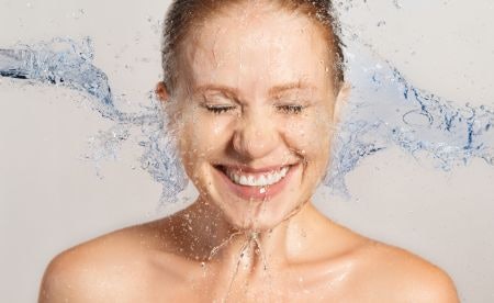 Look For Ingredients With Humectant and Emollient Properties Like Hyaluronic Acid, Glycerin and Vitamin E