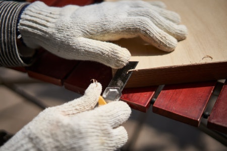 Choose a Fixed Blade for Heavy Duty Jobs, or a Snap-off Blade for Delicate Work