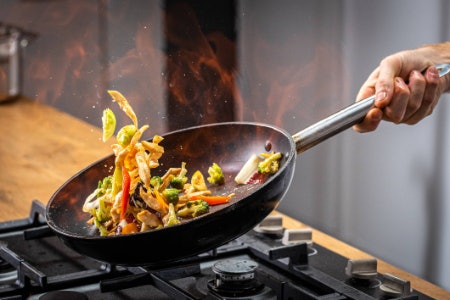 Flat-Bottomed Woks Can Be Used With Electric and Induction Hobs, but Round-Bottom Woks Work With Gas Hobs Only