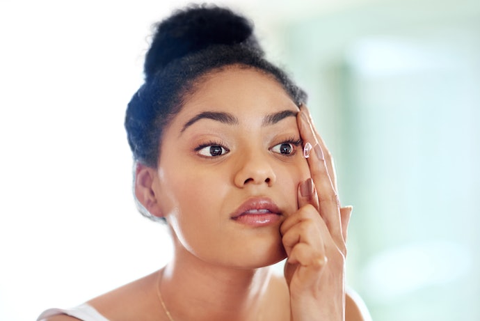 Choose an Ophthalmologist-Tested Eye Makeup Remover for Use With Contact Lenses