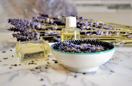 Choose Fragrances for Their Therapeutic Benefits