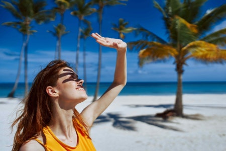 If You’re Not Using a Separate SPF, Select a Tanning Oil With a High SPF Rating of Between 2 to 30, to Guard Your Skin Against Burns and Wrinkles